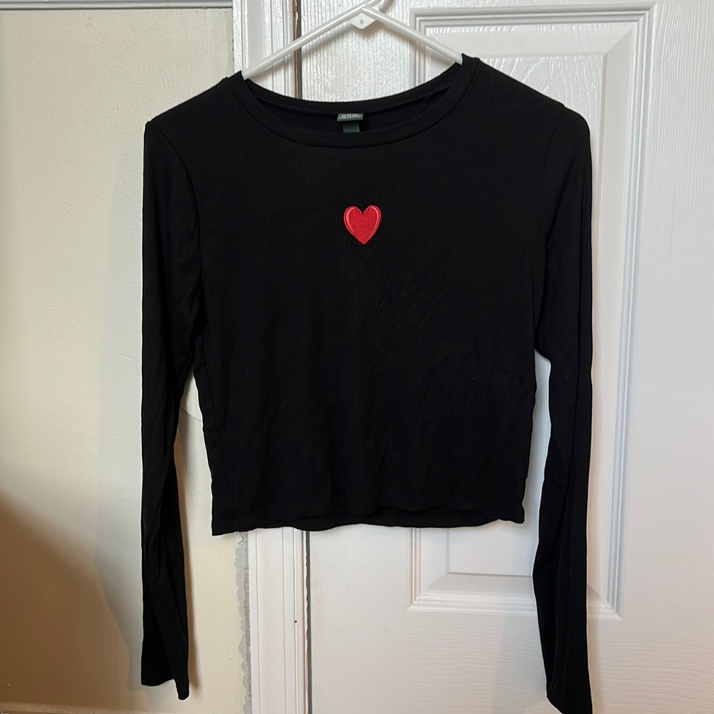 Long sleeve crop top with heart